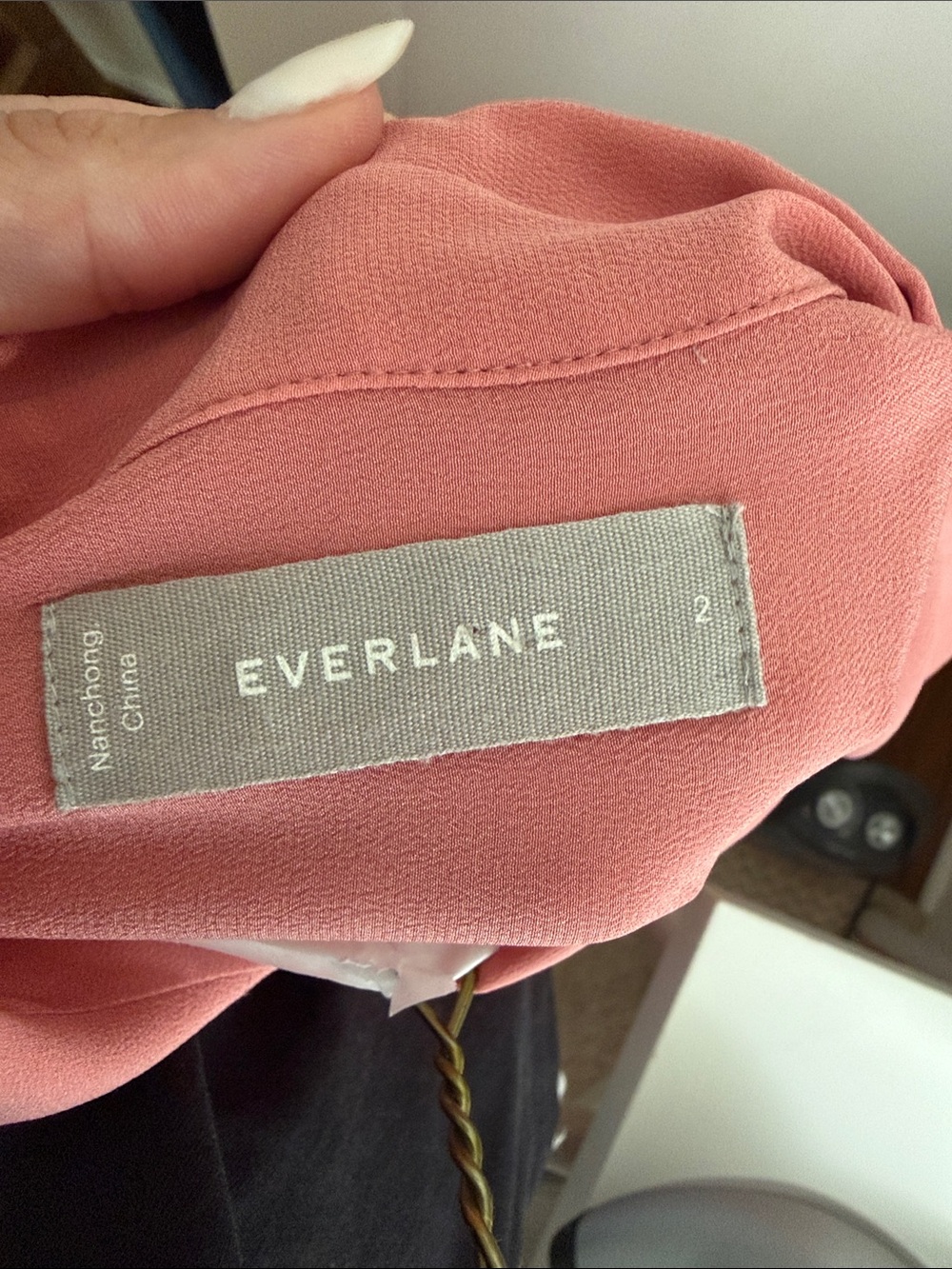 Everlane đ¸ Clean Silk Relaxed Shirt â˘Pink ⢠Size 2 - Picture 5 of 13